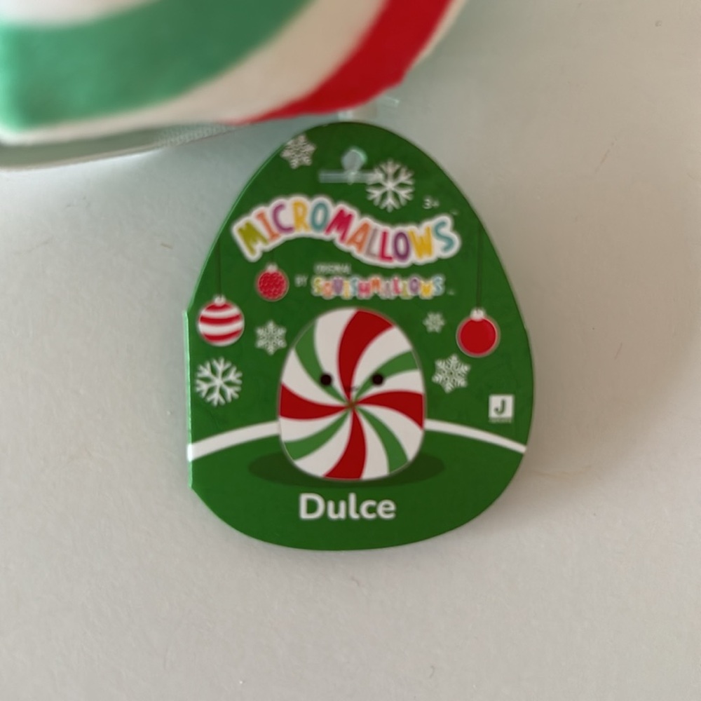 Dulce the Peppermint Micromallow - Picture 5 of 7